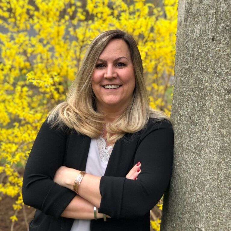 kelly therrien kelly therrien